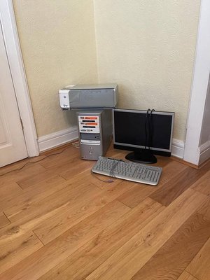 Photo of free HP computer bundle (Streatham Park SW17)