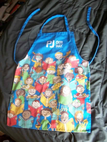 Photo of free PJ Library Kid's Apron (Oakland) #1