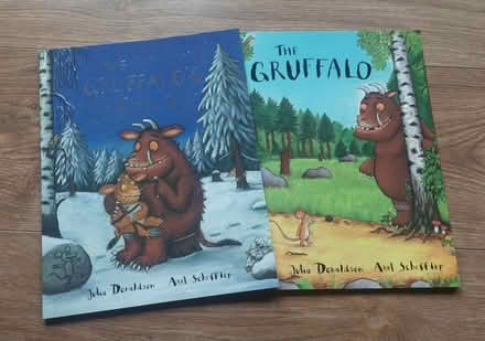 Photo of free 6 x children's books plus DVD (B32) #1