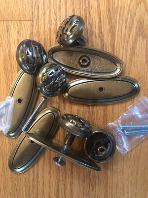 Photo of free drawer pulls (Forest Knolls--west of Fairfax)