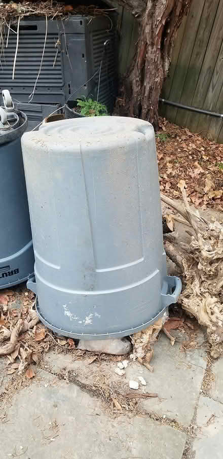 Photo of free Trash Can (Friendship Heights)