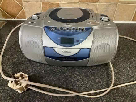 Photo of free Radio (NOT digital) (Worlds End Burgess Hill) #1