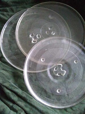 Photo of free Microwave plates (Higher Bebington CH63)