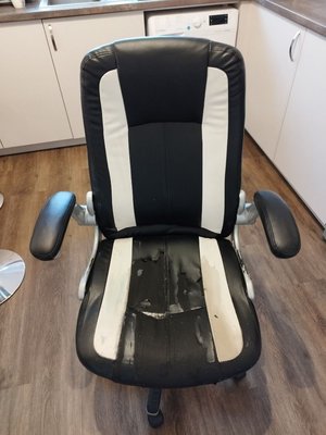 Photo of free Office/Gaming Chair (Hertsmere WD6)