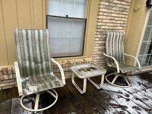 Photo of free Patio chairs and table (Wolverine Lake)