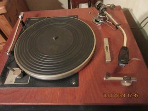 Photo of free Record deck, tuner, amplifier, headphones and cabinet (Mardu SY7)