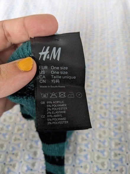 Photo of free Pair of gloves (Wycombe Marsh HP11) #2