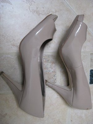 Photo of free beige high heels, size 8.5 (good) (Los Altos)