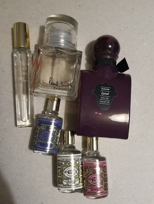 Photo of free Various unworn womens perfumes (Box GL6)
