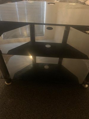 Photo of free Glass table (County Bridge WS2)