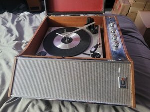 Photo of Old Ultra 6018 Record Player (AB10)