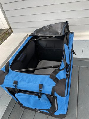 Photo of free Large collapsible dog crate/carrier (Wallingford - Seattle)