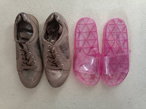 Photo of free ladies size 7 eu40/41 tu brown casual shoes flip flops (New Penshaw NE38)