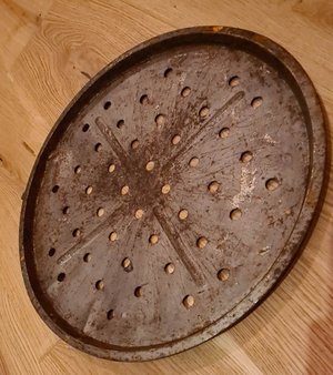Photo of free Round pizza tray (Whitechapel E1)