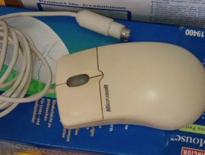 Photo of free PS2 Microsoft mouse (Tolworth KT19)
