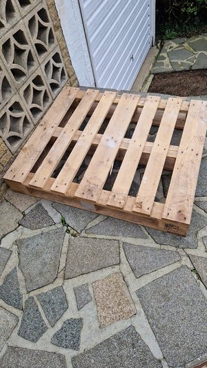 Photo of free Wooden Pallet (Purley)
