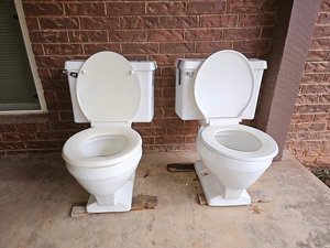 Photo of free 2 complete working toilets (Northwest OKC)