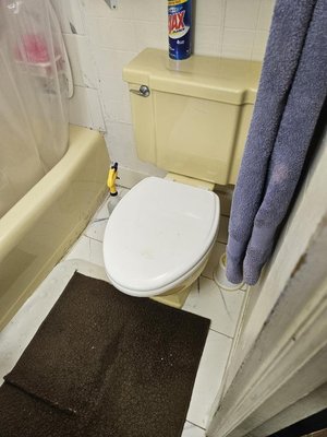Photo of free bathroom sink and toilet (Poughkeepsie)