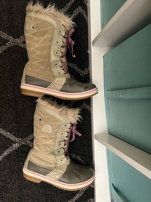 Photo of free Sorel Boots Size 7 Kids - used (Richmond Hill)