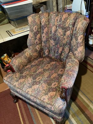Photo of free Chair (Grand Ave)