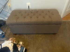 Photo of free Ottoman with storage (Columbia Heights)