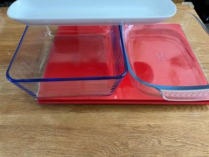 Photo of free Pyrex dishes (SK2)