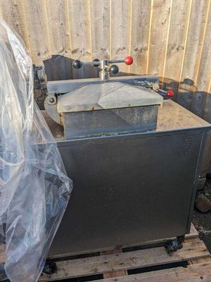 Photo of free A commercial Henny Penny machine for frying chicken etc (Shephall SG2)