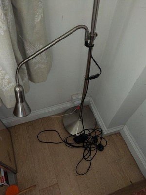 Photo of free Floor lamp (Whitchurch-on-Thames RG8)