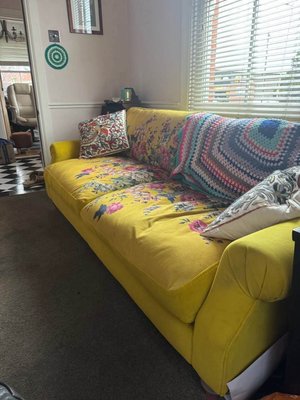 Photo of free 4 seater sofa (Benfleet SS7)