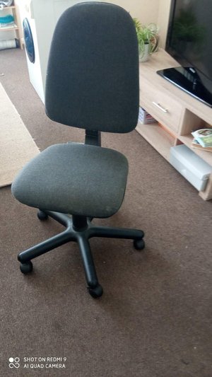 Photo of free desk chair (Lansdown)