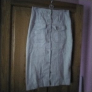 Photo of free ladies oatmeal button down front skirt (Marton Bank FY3)