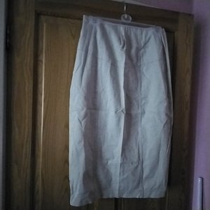 Photo of free ladies oatmeal button down front skirt (Marton Bank FY3)
