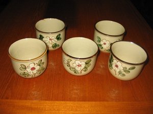 Photo of free Five small glazed plant pots (Sunnyside RH19)