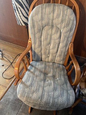 Photo of free Rocking chair (Courtenay)