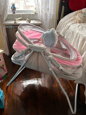 Photo of free Baby bassinet (Wood-Ridge)