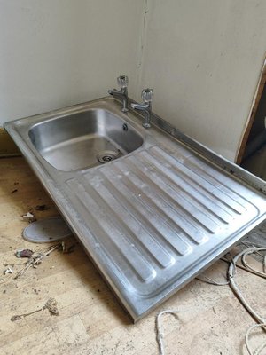 Photo of free Large sink (G41, Glasgow)