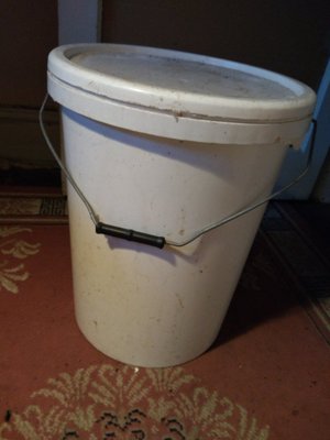 Photo of free Wine-making bucket with lid (Little Chester DE1)