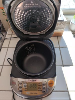 Photo of free Rice cooker (Fremont Blvd and lowry)