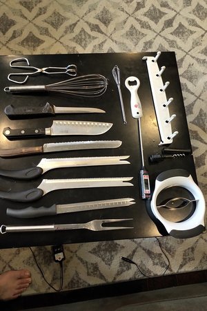 Photo of free Various kitchen items - knives etc (Weber/Wellington)