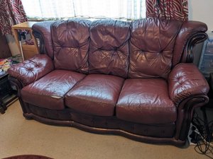 Photo of free leather sofa (Silverknowes EH4)