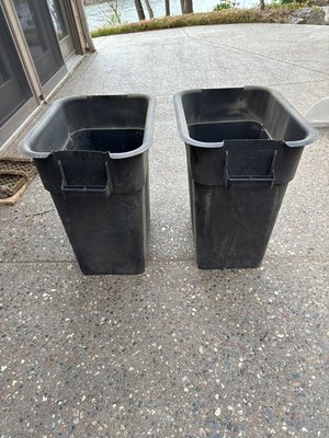 Photo of free 2 yard bins (Kehrs Mill Road& Strecker)