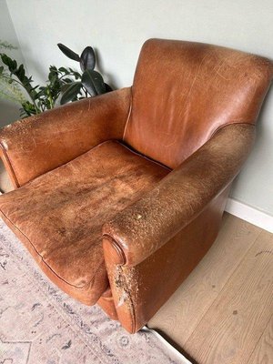 Photo of free Leather chair- very worn (BN1 (off Dyke Road))