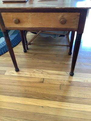 Photo of free Wood end table (Hull)