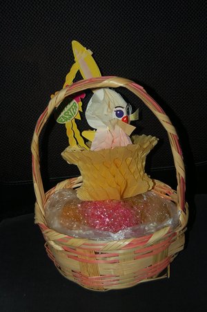 Photo of free Easter basket w/ decoration (Carlington east)