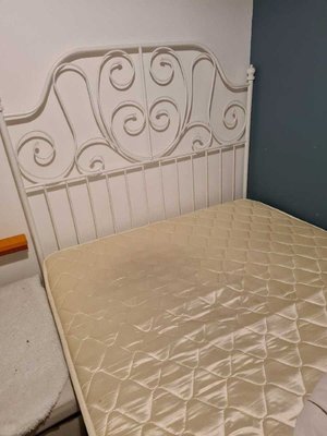 Photo of free Double bed with matress (Didcot OX11)