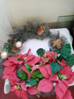 Photo of free wreath (60th cedar ave 19143)
