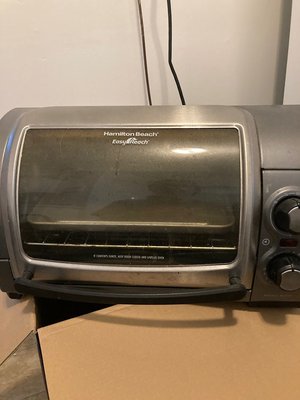 Photo of free Hamilton Toaster oven (Upper East Side)