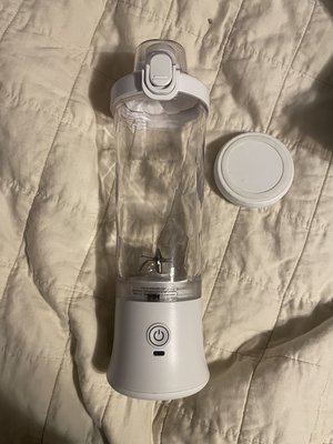 Photo of free small blender on batteries (downtown)