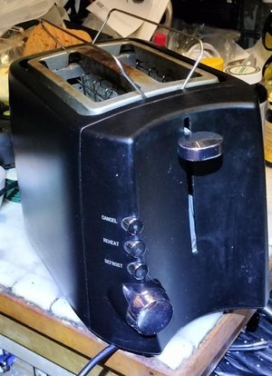 Photo of free Working toaster (Avening GL8)