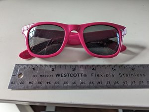 Photo of free Pink kids' sunglasses (94040)